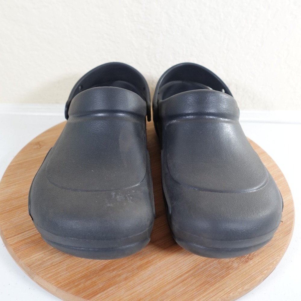 Crocs Bistro Mens 8 Womens 10 Clogs Slip Resistant Shoes Nurse Chew Work Black - Picture 2 of 11